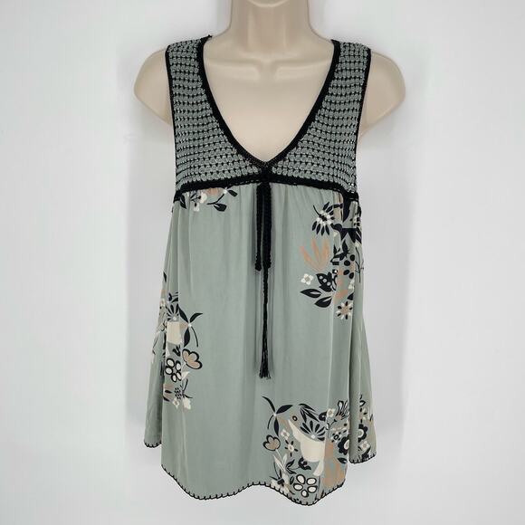 BCBGMaxAzria Crochet Bodice Silk Top Sz M Sleeveless Floral Birds Lightweight - Picture 1 of 13